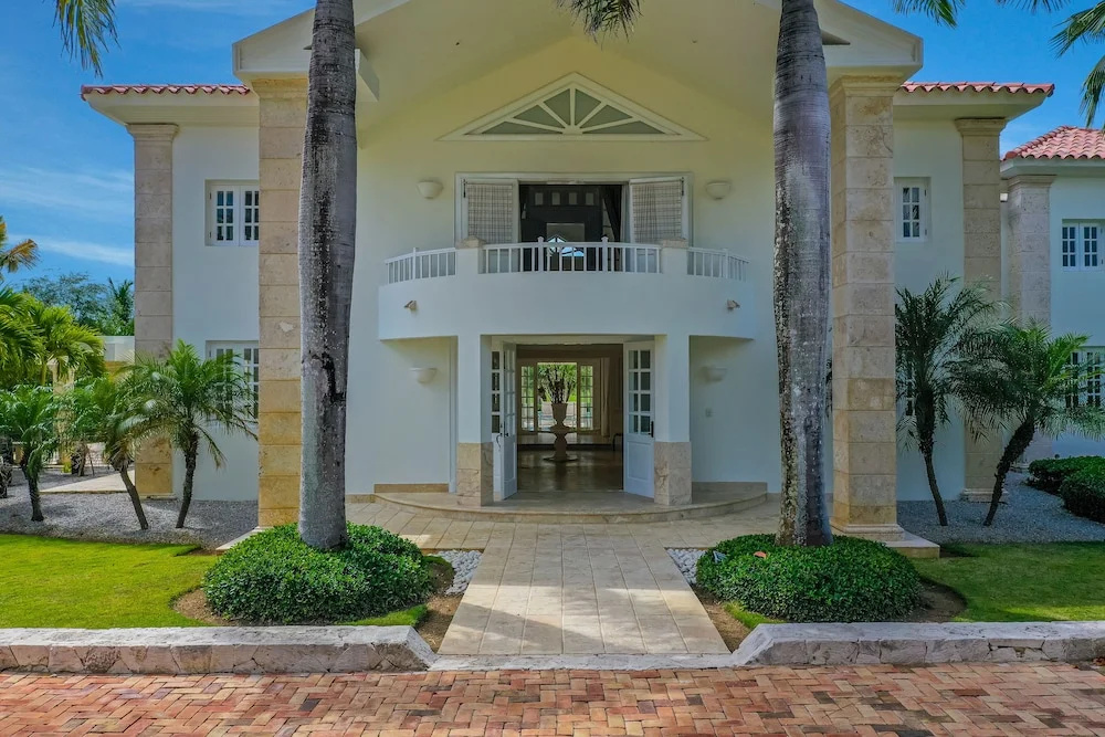 Luxury 2-level villa in Punta Cana