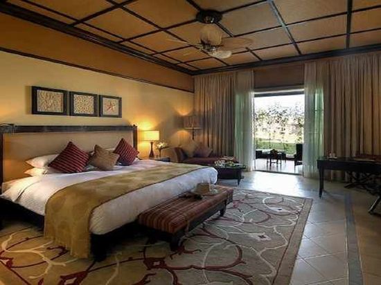 Anantara Desert Islands Resort & Spa