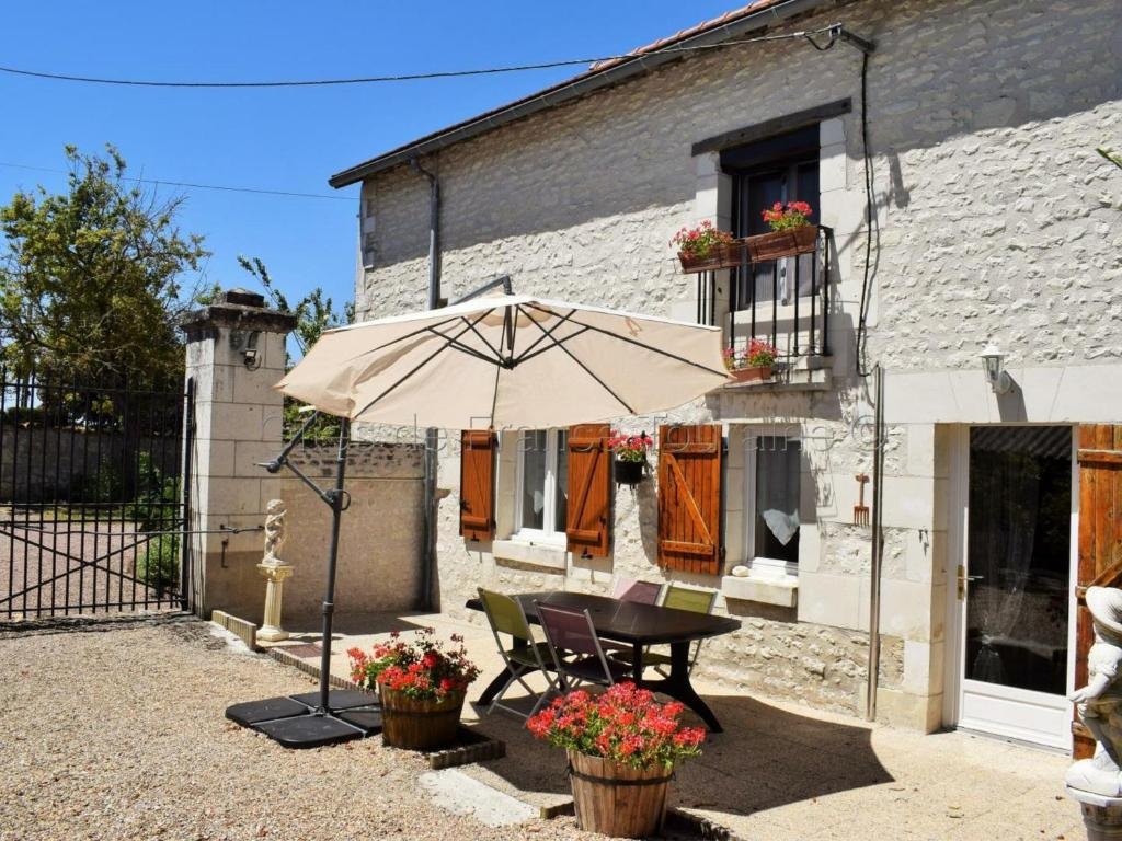Gîte La Tour-Saint-Gelin, 2 pièces, 2 personnes - FR-1-381-24