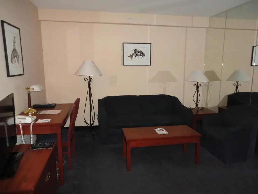 Deluxe Quadruple Suite