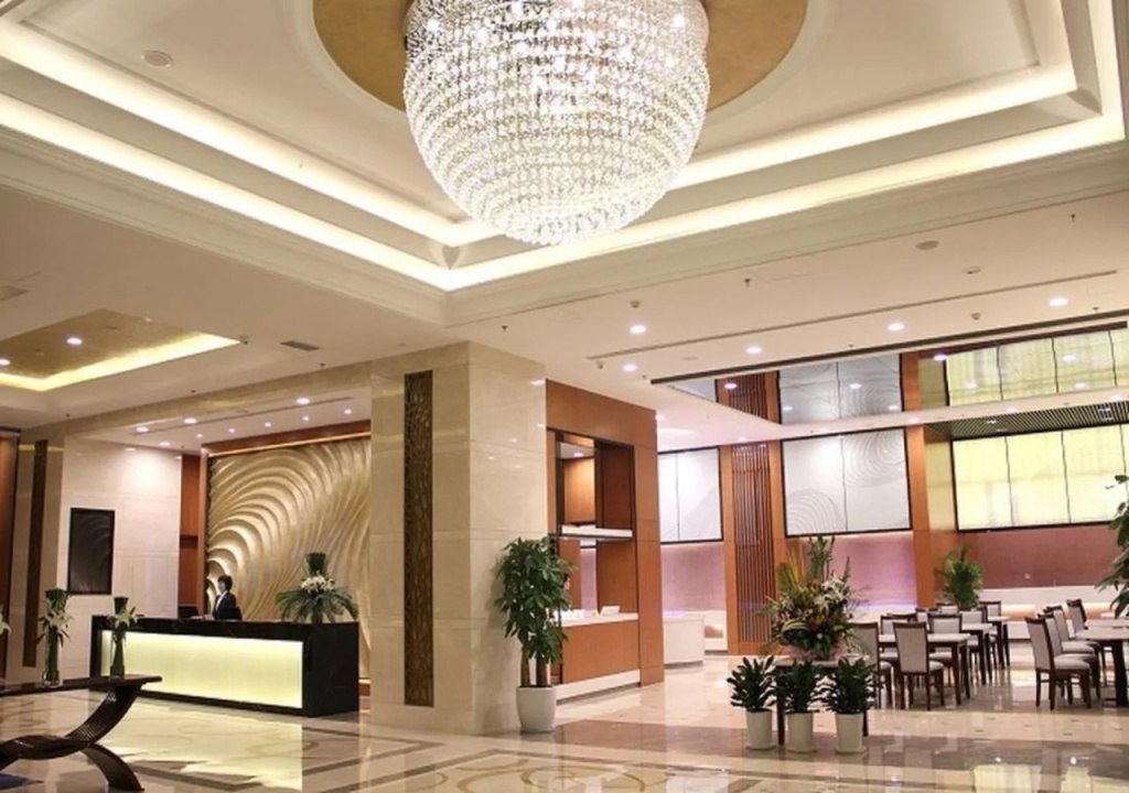 Gloria Plaza Qingdao Hotel