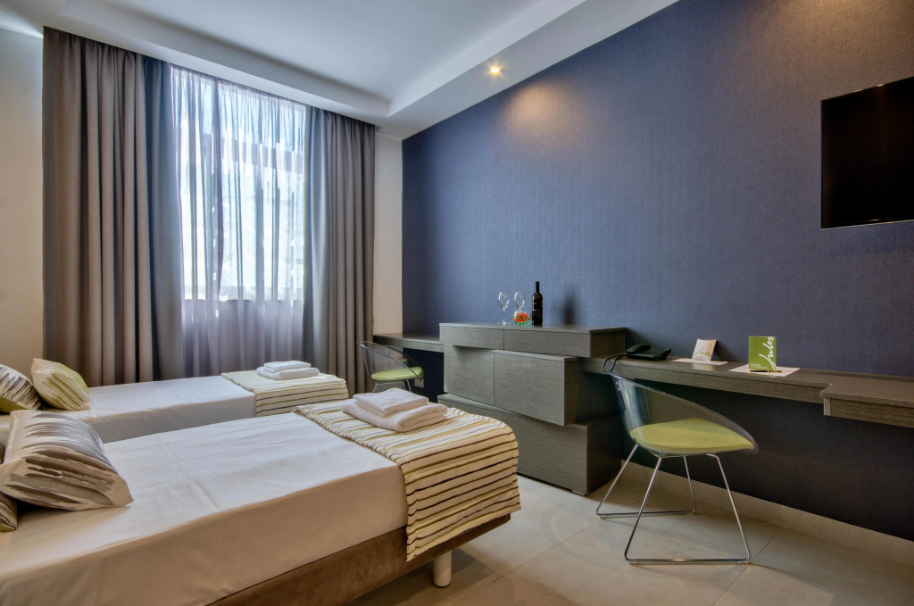 Jules Suites — 3