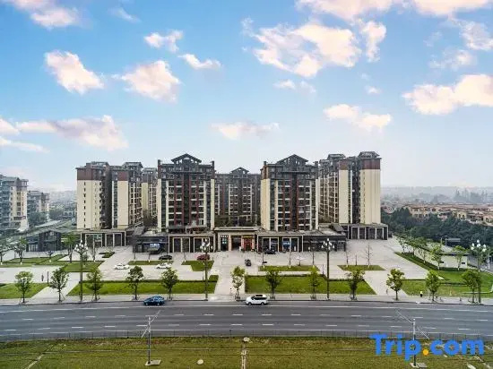 Jianshanshe Holiday Homestay (Dujiangyan Sunac Paradise Panda Valley Branch)