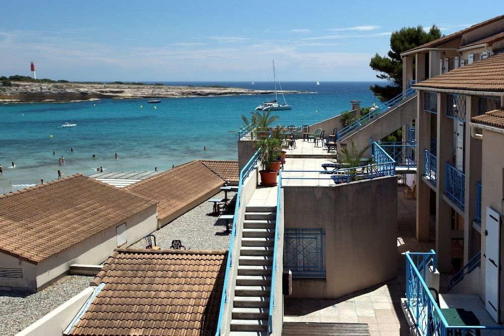 Beach & Waterfront