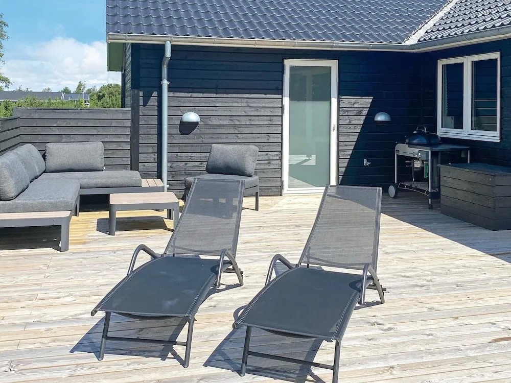 8 Person Holiday Home in Vaeggerlose