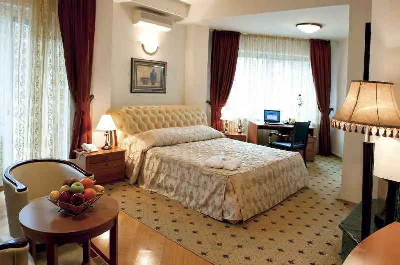 Hotel Aristocrat & Fish Restaurant - Chambres