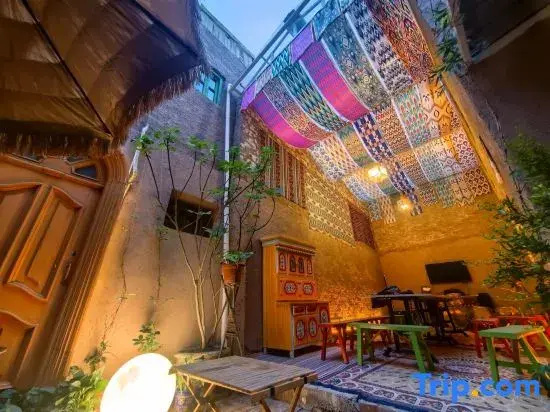 Zhiyou Homestay (Kashgar Ancient City Scenic Area)