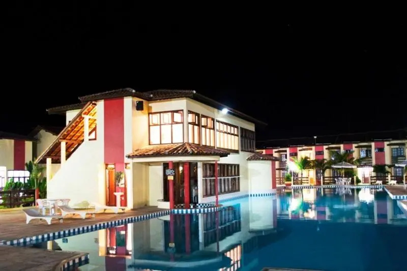 Casa Duplex 3 Suítes em Condomínio