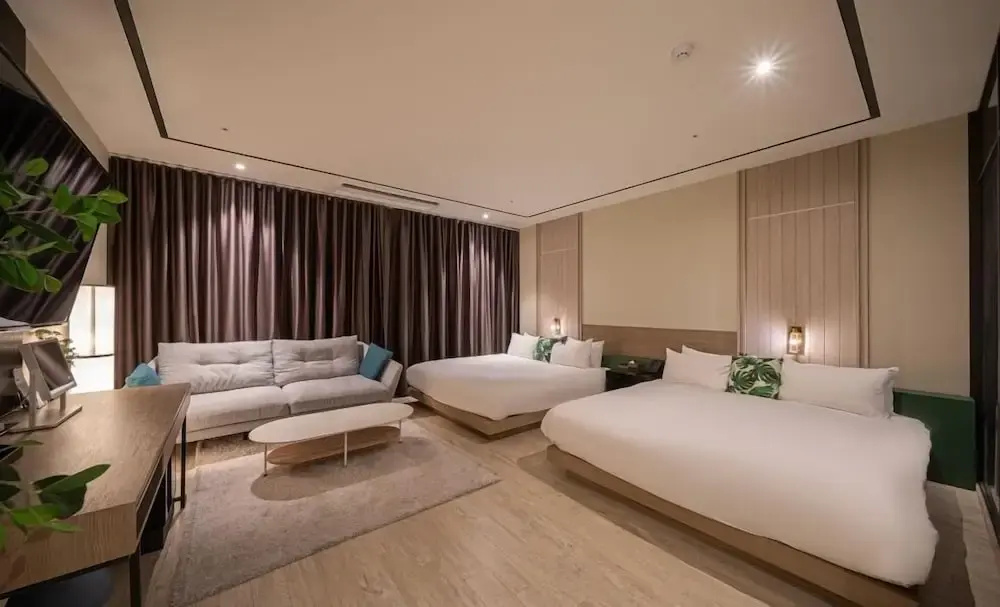 Double Family Suite (twin beds)