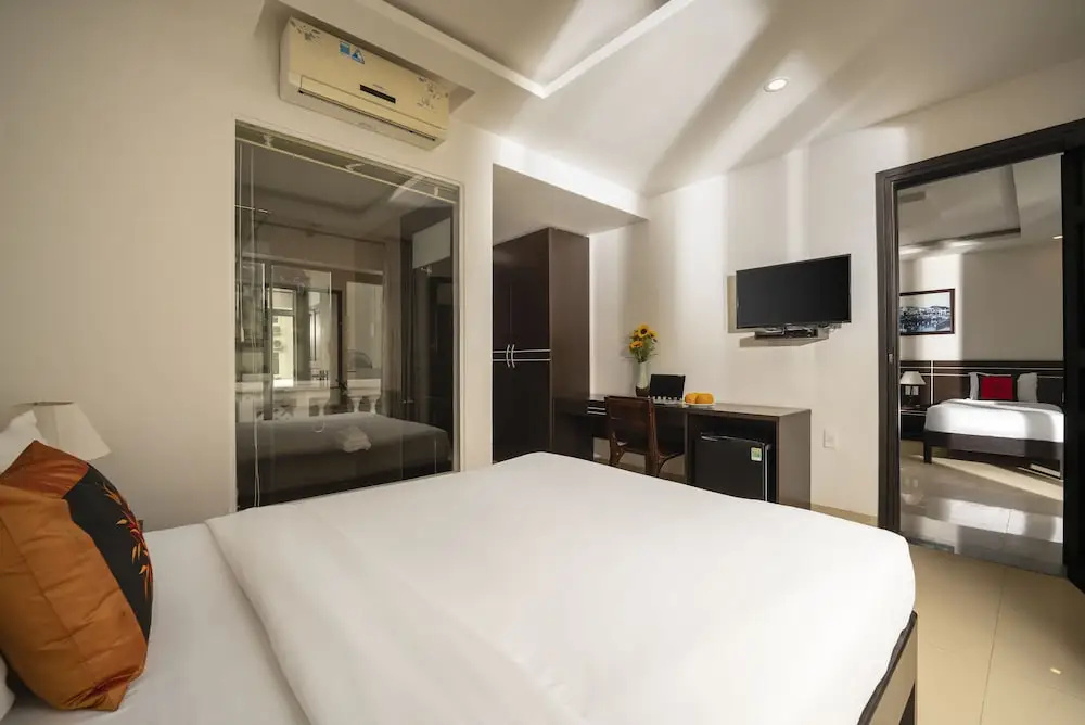 Deluxe Double room (full double bed)