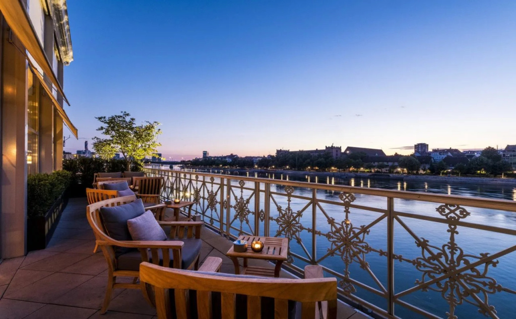 Beach & Waterfront