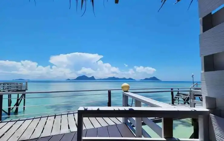 Beach & Waterfront