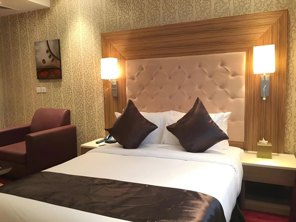 Отель Royal Tulip Hotel, Dubai в Дубае