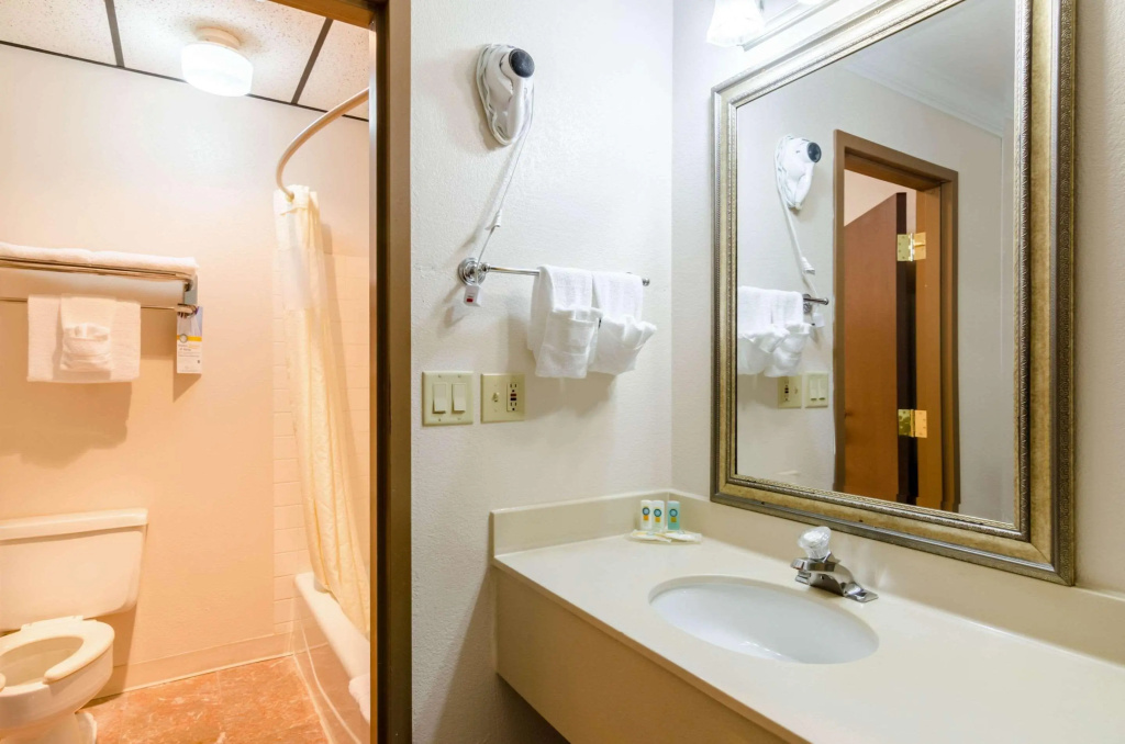 Quality Inn & Suites Salina West - фото 8