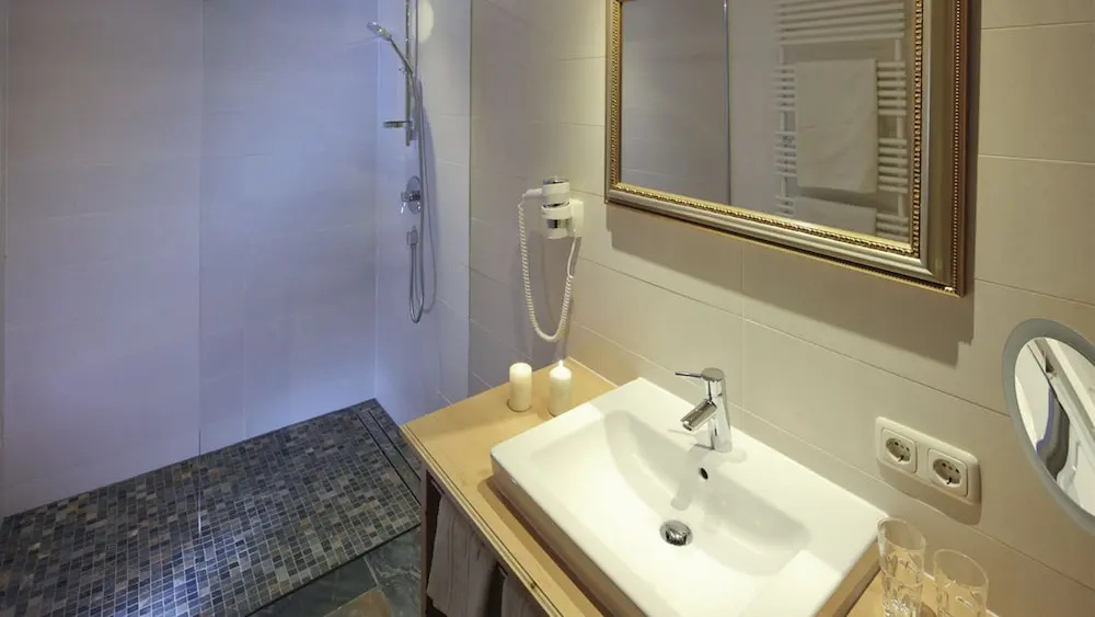 Lechquell Hotel Post - Chambres