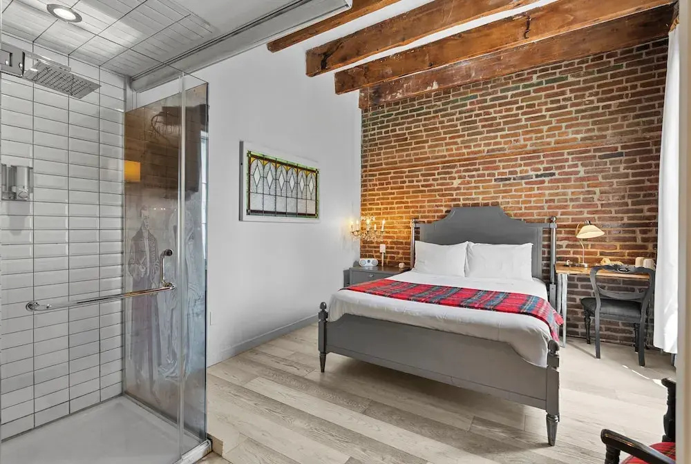 Superior Double room (full double bed)