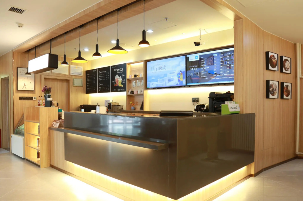 Food & Beverage