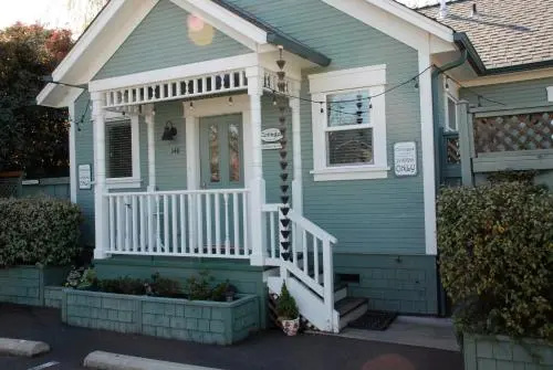 Second Street Cottages