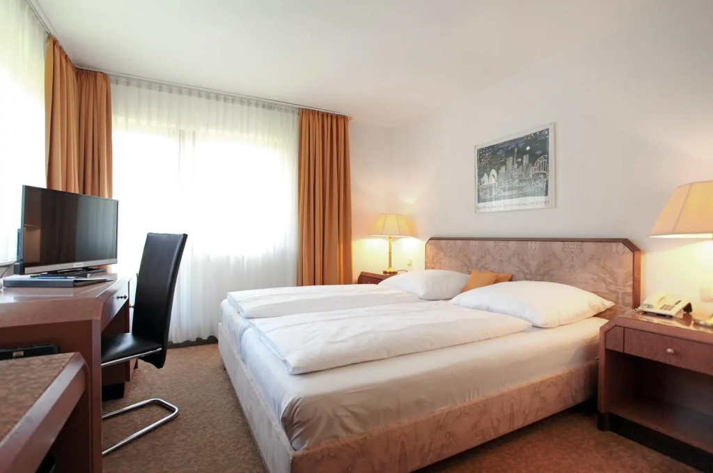 Standard Double room (full double bed)