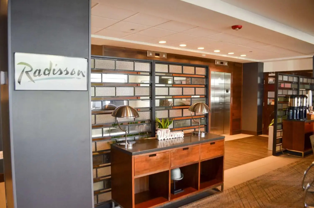 Radisson Hotel Detroit Metro Airport  - Général