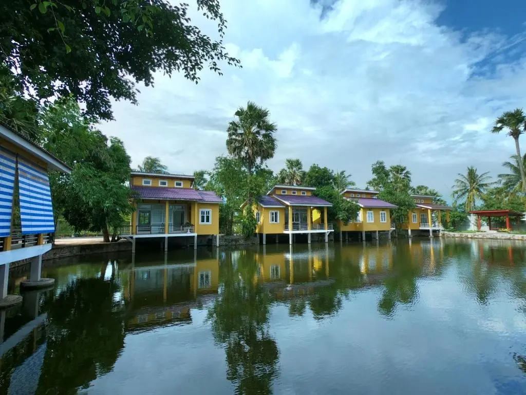 The Pond Residence