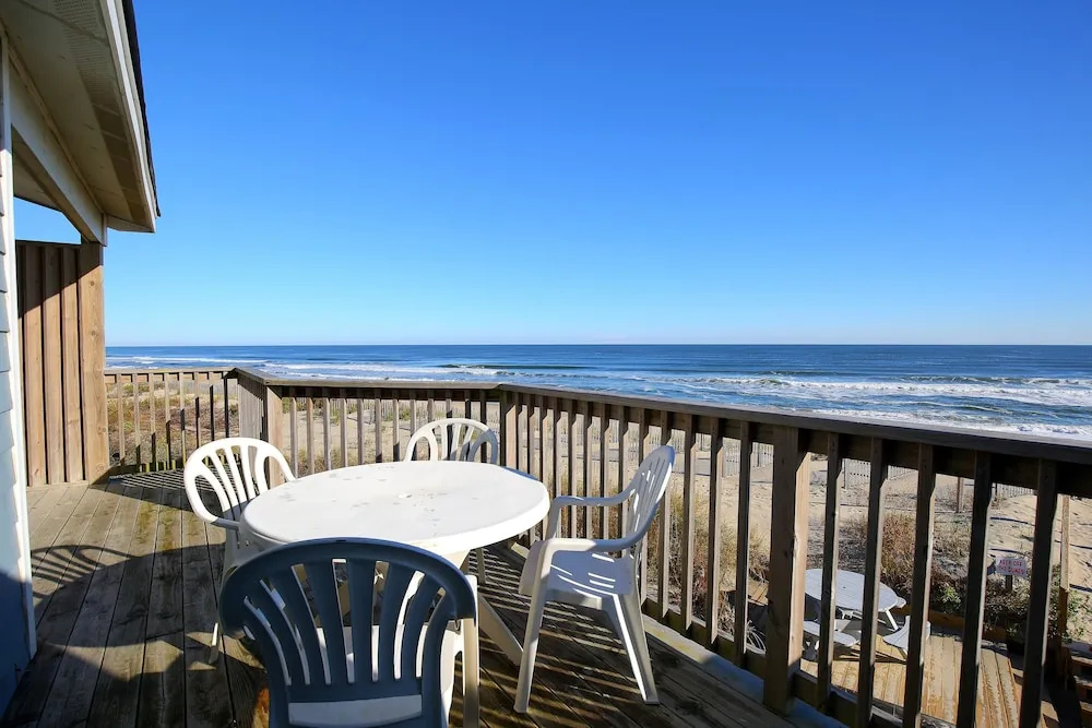2 Bedrooms Standard room with balcony and with partial ocean view