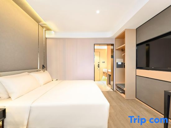 Business Double room (full double bed)