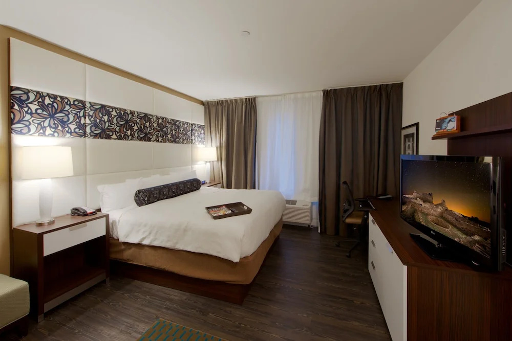 1 Bedroom Suite