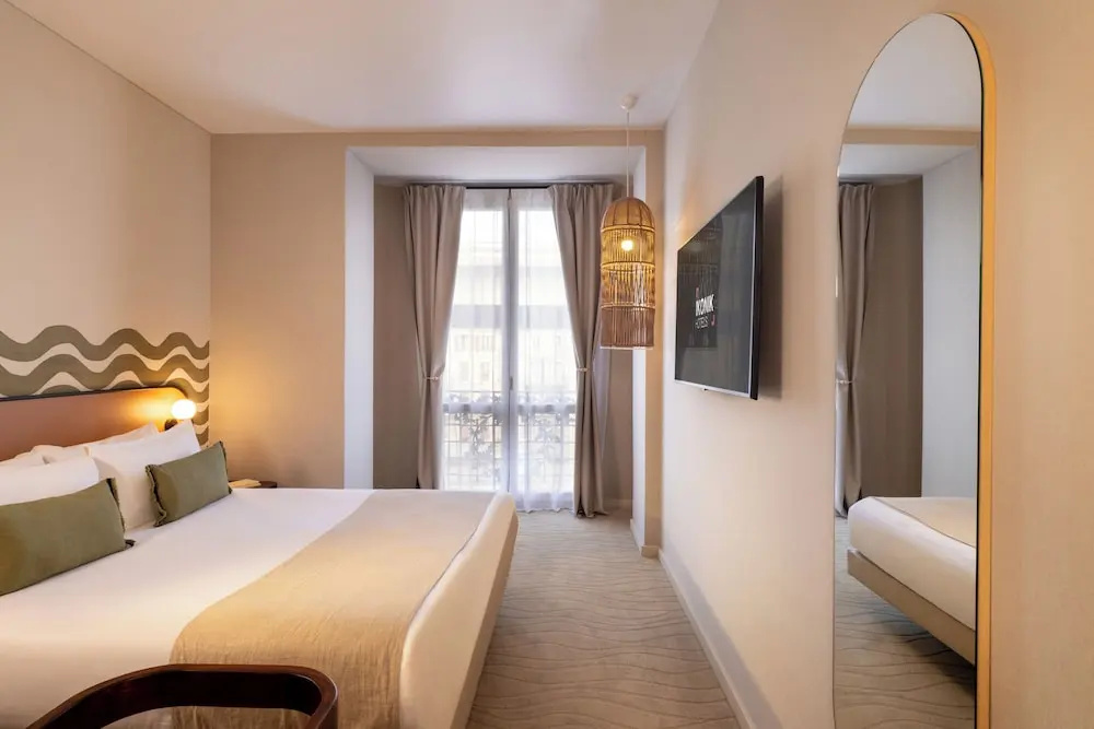 Standard Triple room