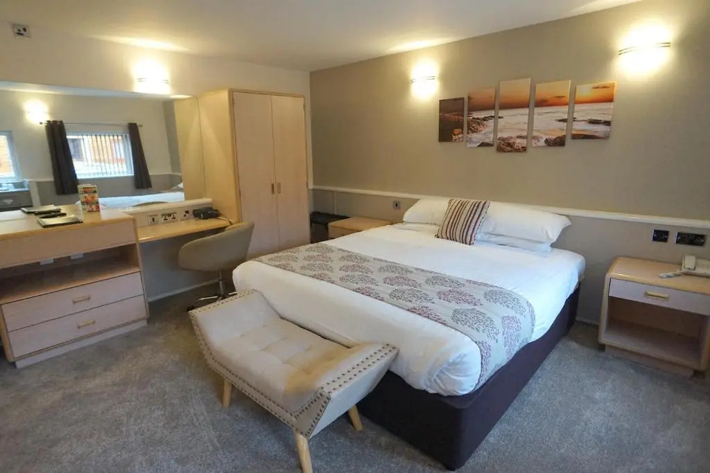 Damon's Hotel - Chambres