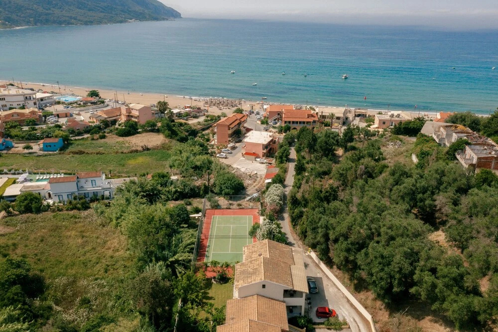 Beach & Waterfront