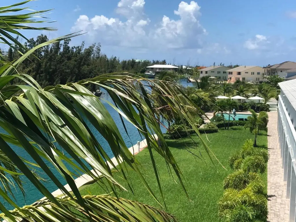 2 Bedrooms Apartment with harbour view