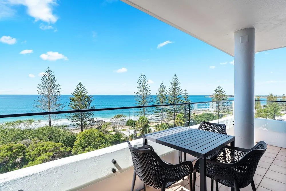 1 Bedroom Apartment with balcony and with ocean view