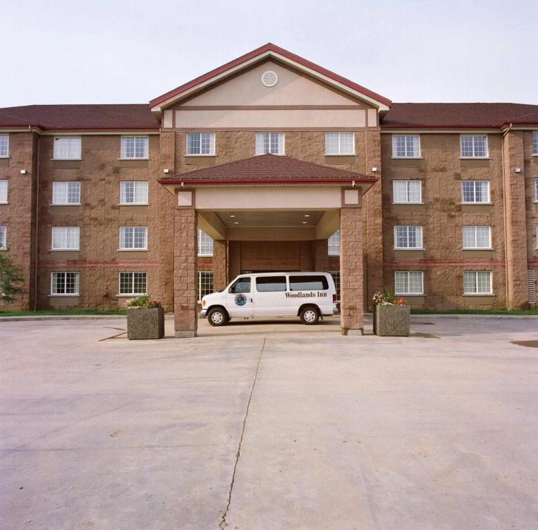 Woodlands Inn & Suites - фото 13