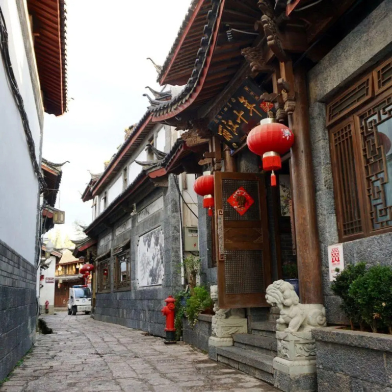 Lijiang Jinjia Cloud Window Inn