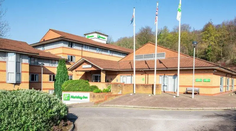 Holiday Inn Cardiff - North M4 by IHG - Chambres