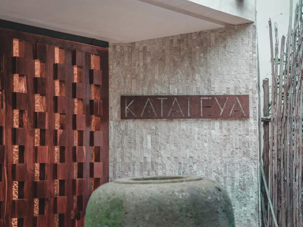 Kataleya Garden 101 By Lockey
