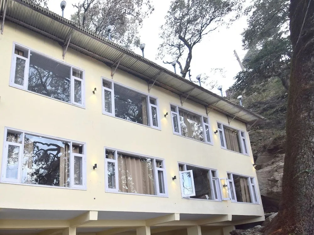OYO 12066 Hotel Gellasenheit
