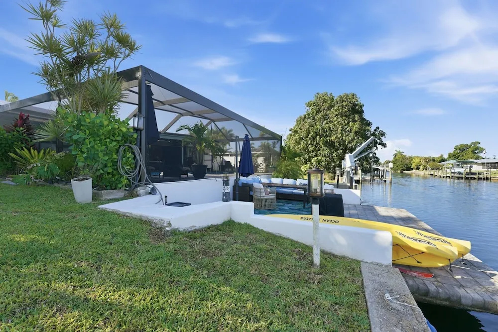 Waterfront Luxury Micro Resort Heated Salt Pool 4 Bedroom Home