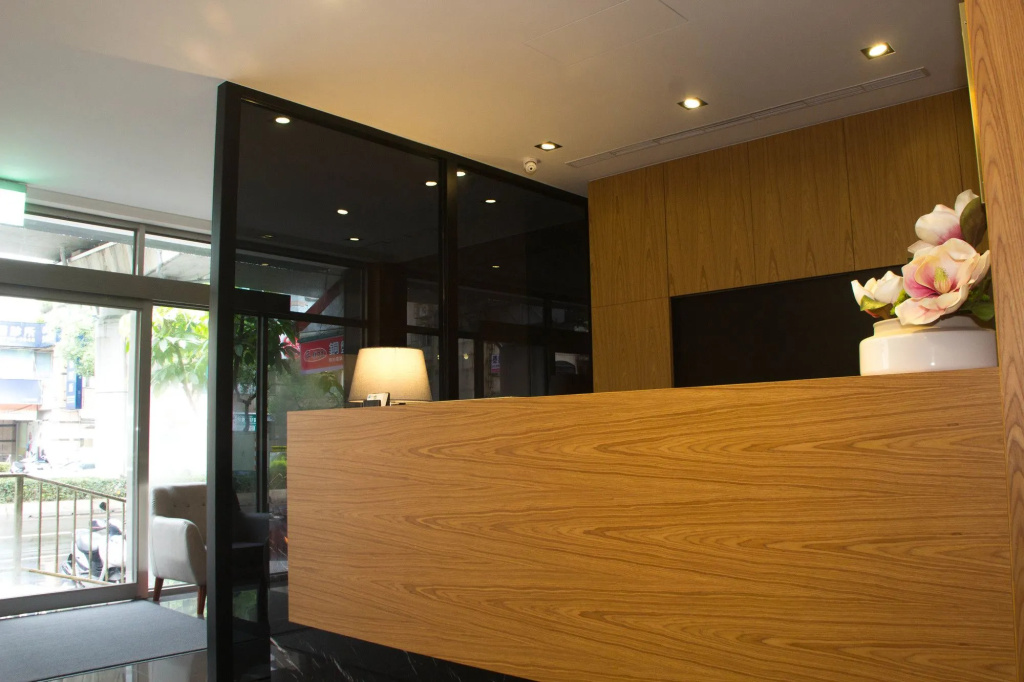 Lobby & Reception