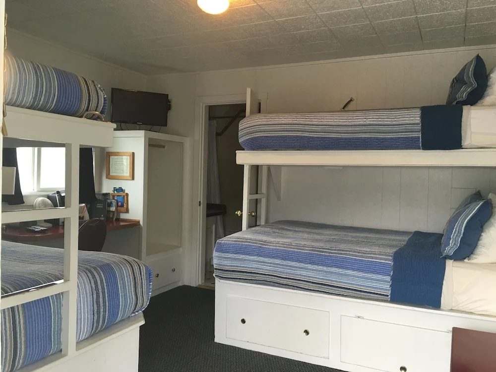 Standard Sextuple room