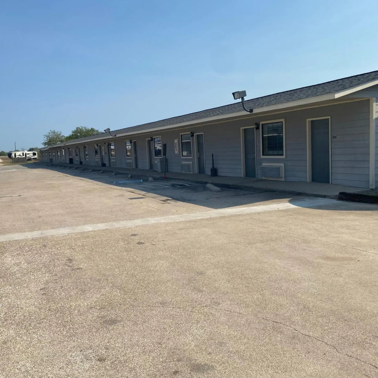 Southern Inn & Suites
