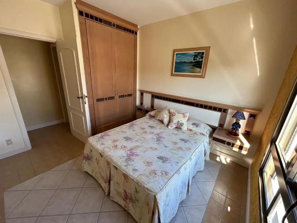 1 Bedroom Apartment with balcony and with partial sea view