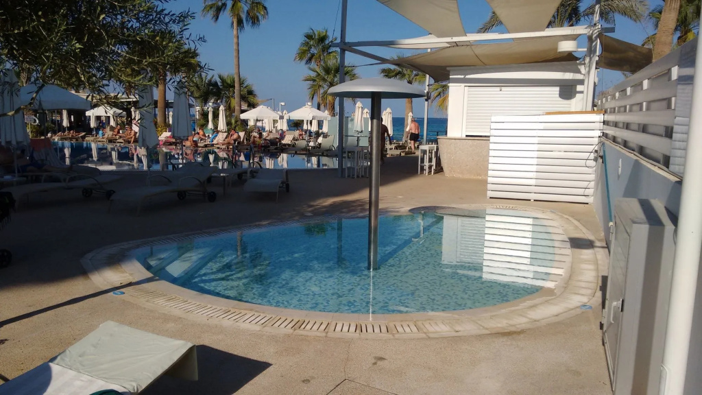 Vrissaki Beach Hotel - 5