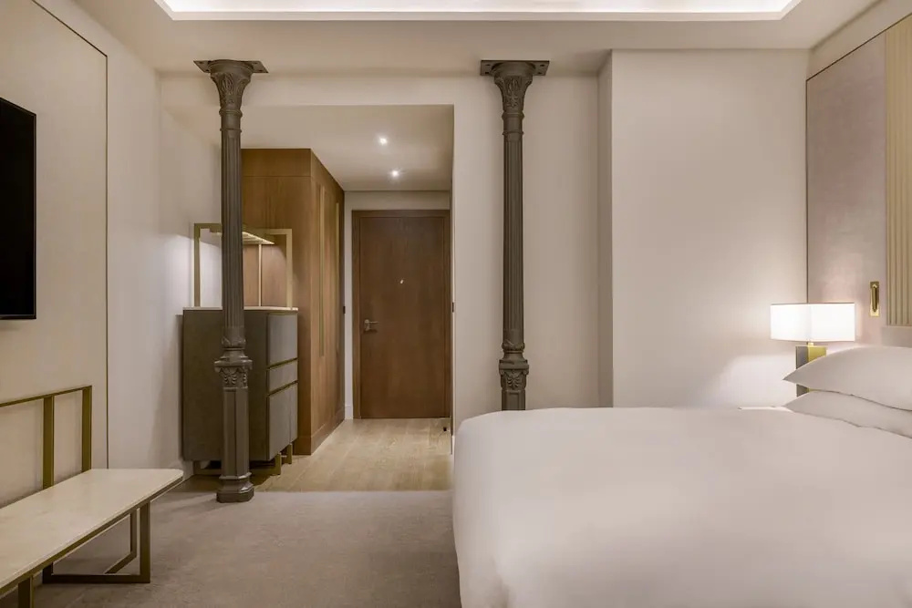 Deluxe Double room with balcony and with city view (full double bed)