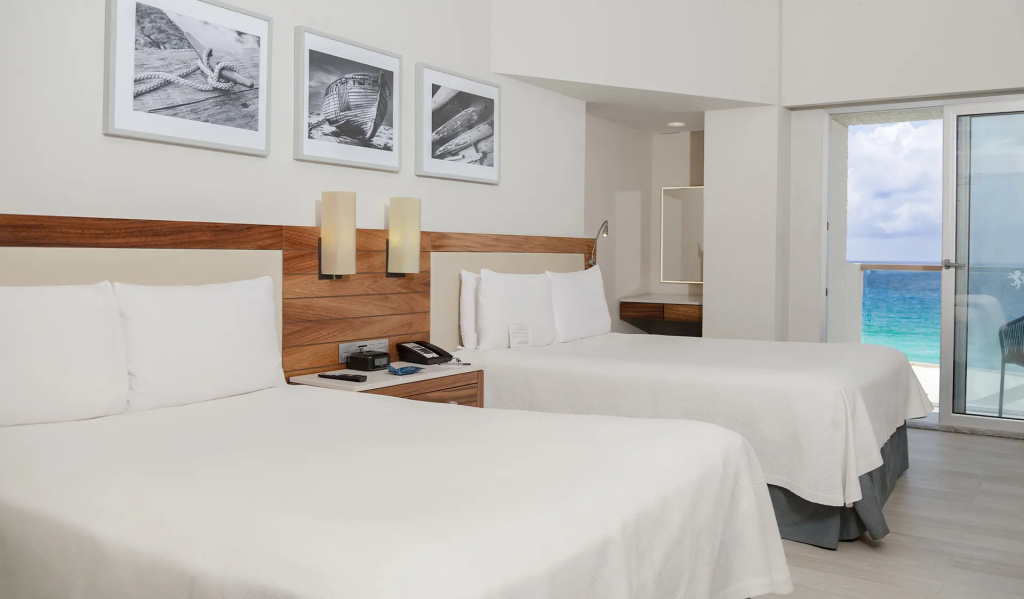 Deluxe room with ocean view