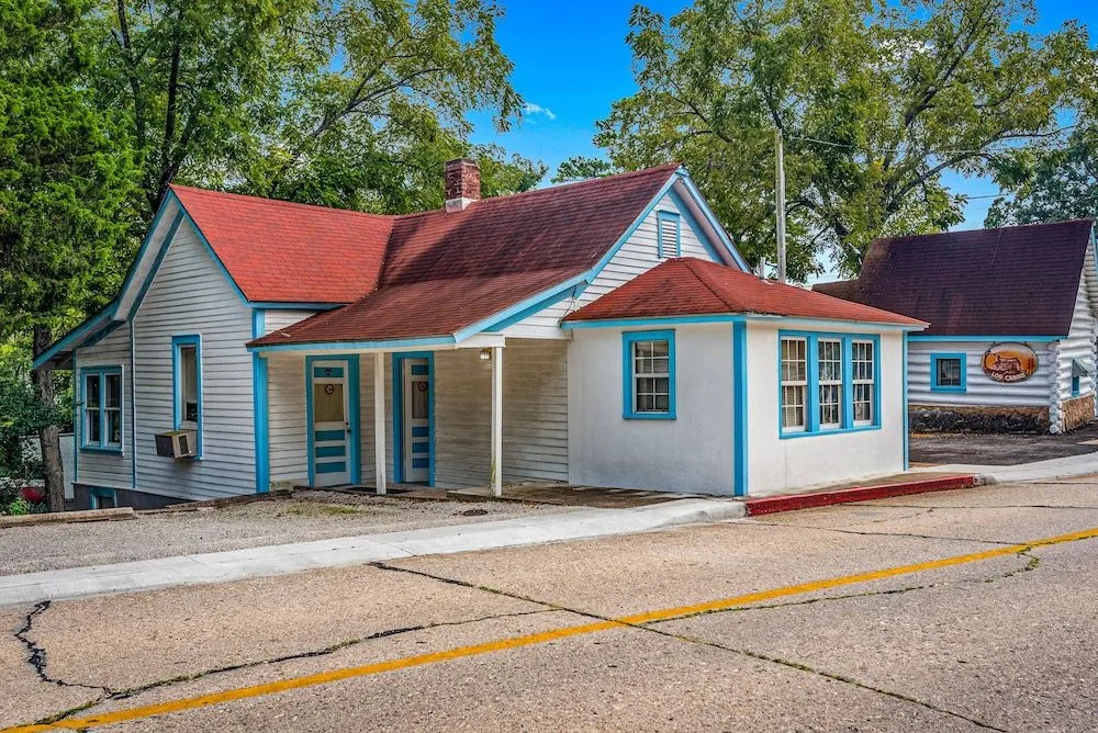 Log Cabin Inn