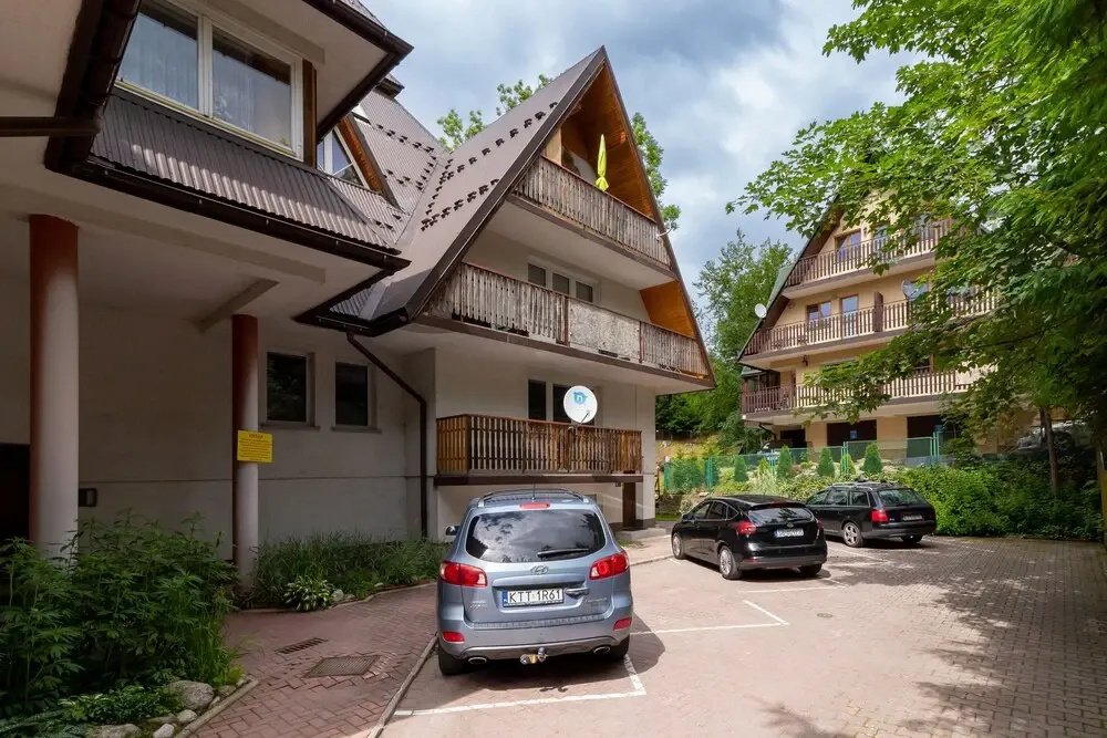 Droga na Bystre Zakopane by Renters