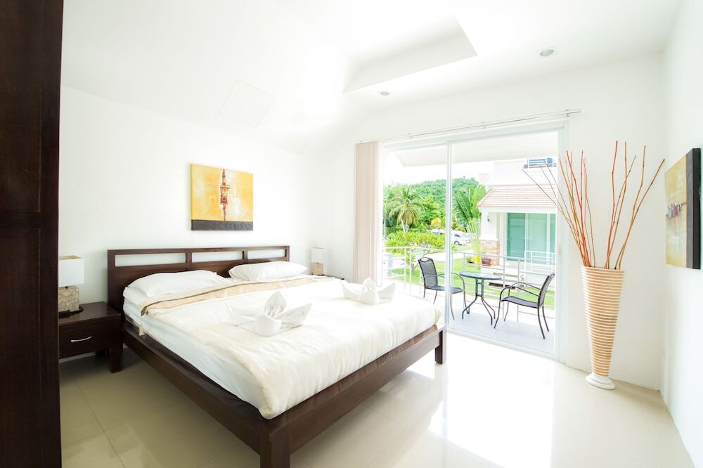 Вилла Royal с 3 комнатами с видом на бассейн в Отель The Oriental Beach Pearl