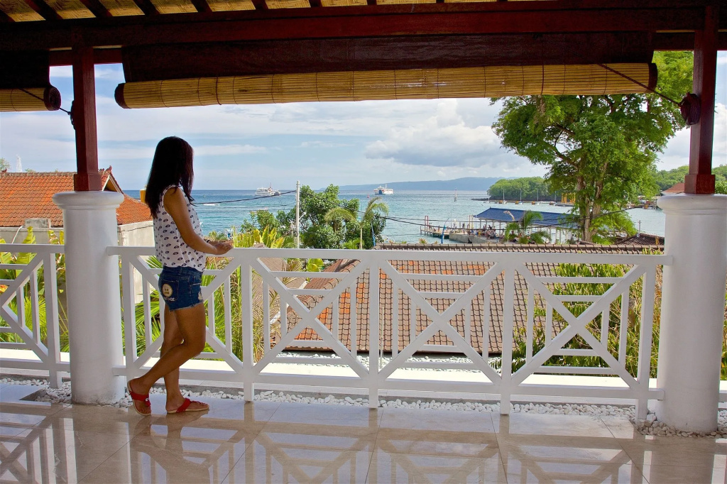 Beach & Waterfront